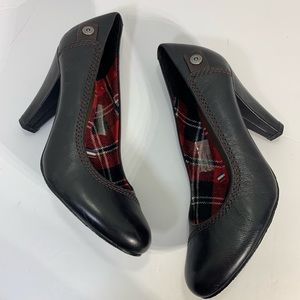 Women Tommy Hilfiger Denim black round toe heels 7